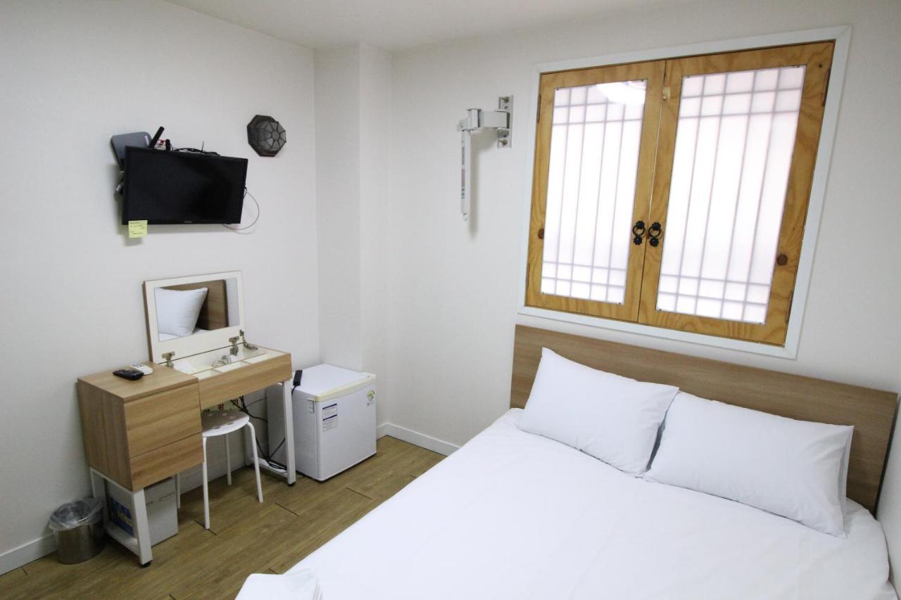 Hotel Golden Park Myeongdong Seoul Exterior photo