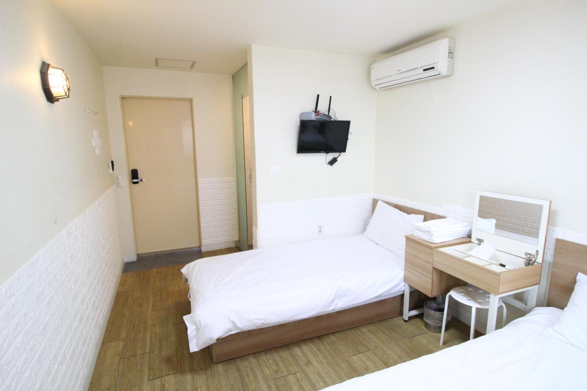 Hotel Golden Park Myeongdong Seoul Exterior photo